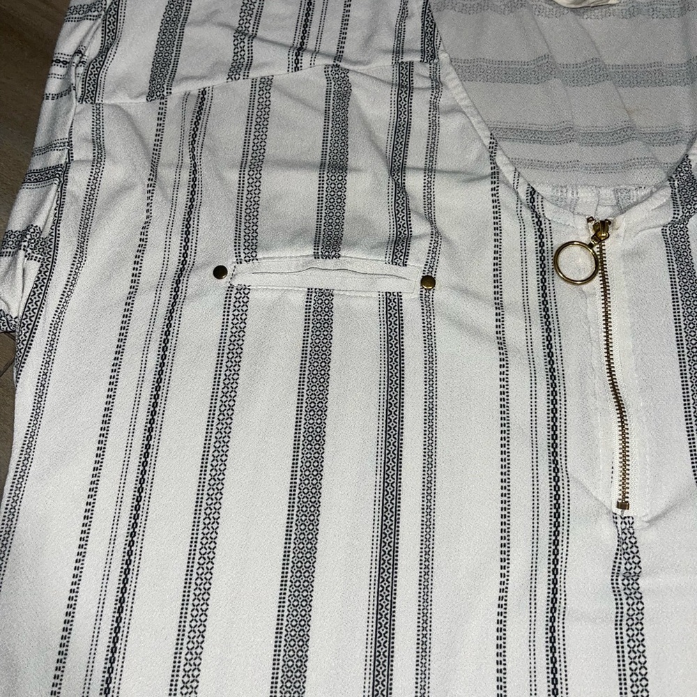 Chic Striped White and Gray Blouse - Picture 3 of 5